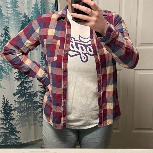 Maurice’s Flannel - Picture 7 of 7